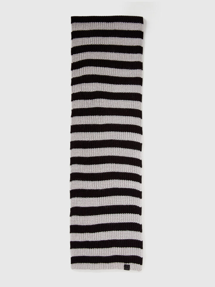 KNITTED SCARF Junior Boy image number 2